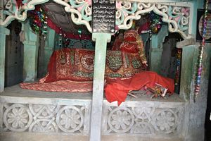 Dada Budhal Shah Tomb and Mosque