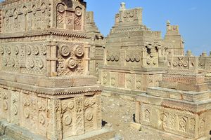Taung Tombs, Than Bula Khan
